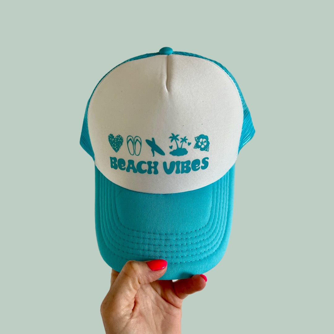 Statement Trucker Cap "Beach Vibes" türkis frontal